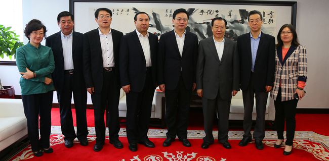集團張學(xué)武董事長會見德州市人民政府市長陳飛（圖）