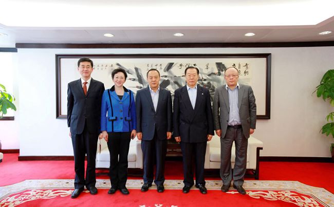 集團張學(xué)武董事長、姜巖總經(jīng)理會見海南省人民政府常務(wù)副省長毛超峰（圖）