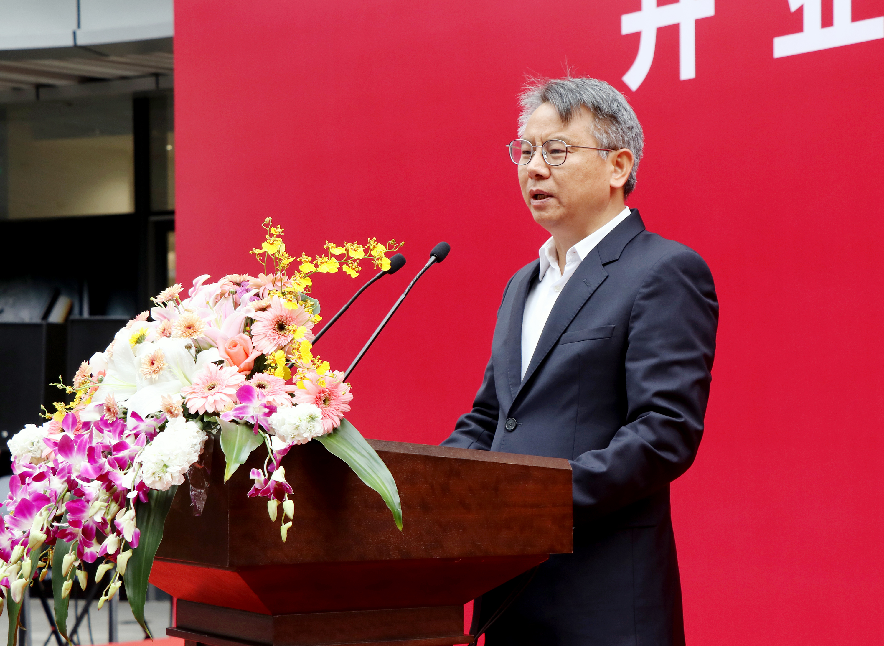 2、海南省政府劉平治副省長.jpg