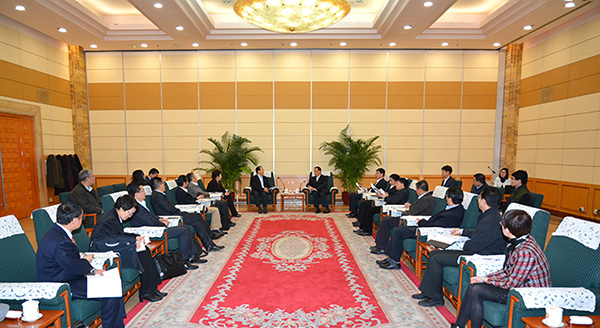 集團(tuán)張學(xué)武董事長(zhǎng)、姜巖總經(jīng)理一行拜會(huì)國(guó)家旅遊局李金早局長(zhǎng)（圖）