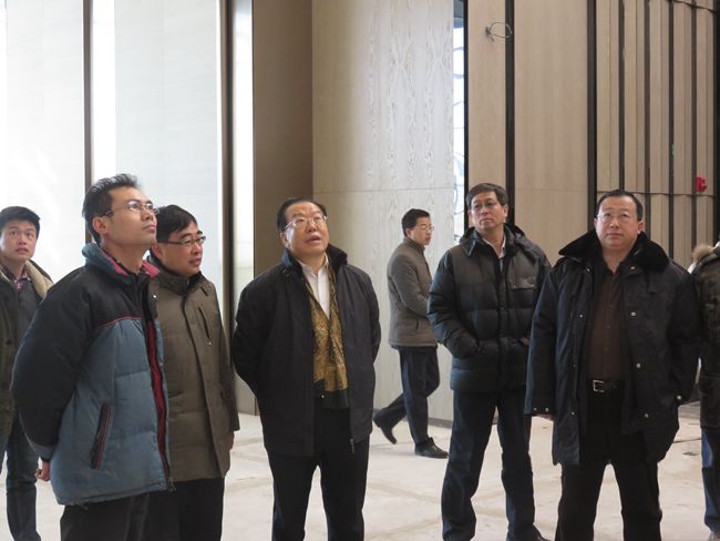 張學(xué)武董事長視察中旅大廈項目（圖）