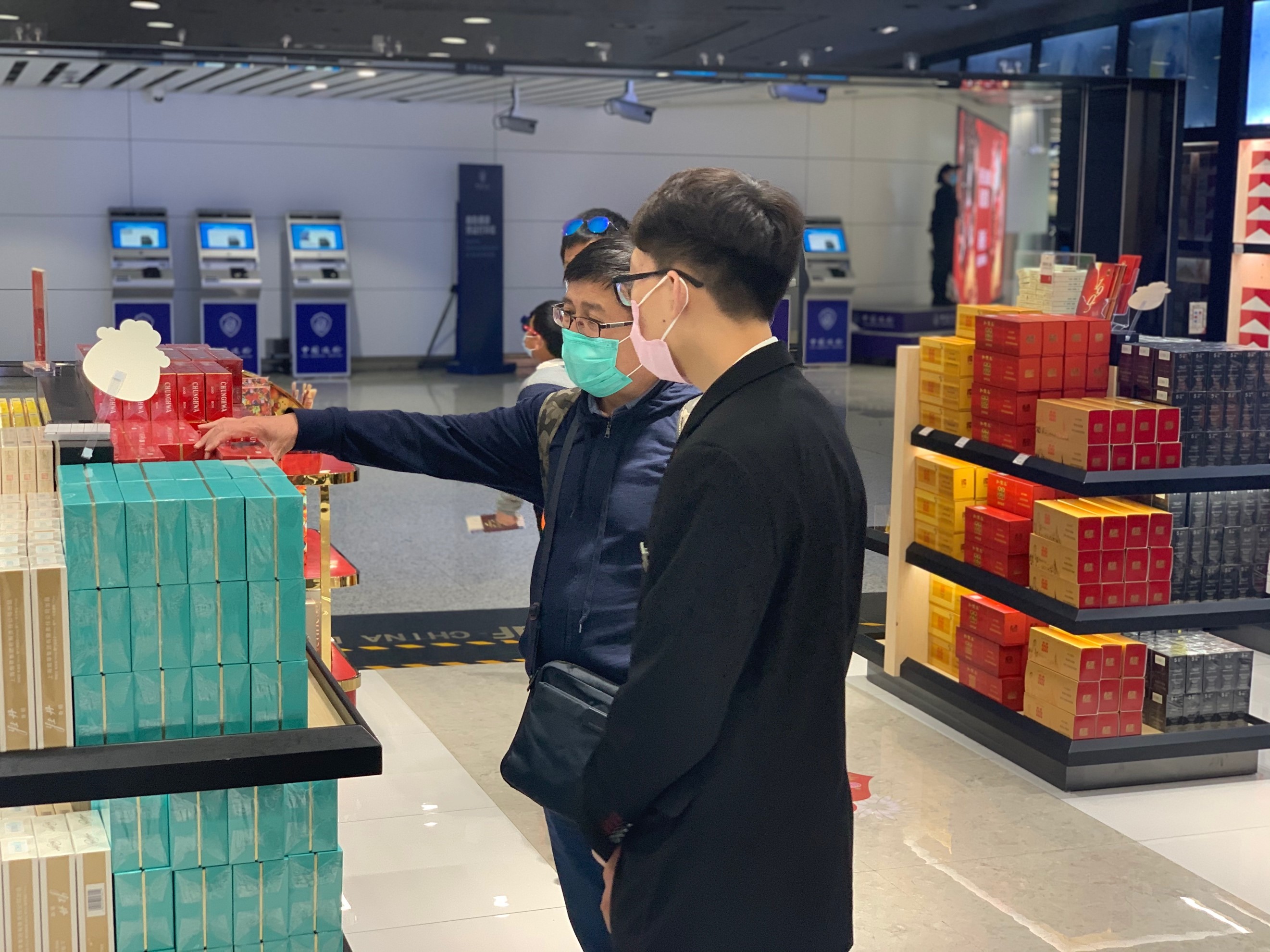 【中國免稅人在行動(dòng)?黨員先鋒篇】之二： 不忘初心，凝心聚力——中免黨員抗擊疫情，發(fā)揮黨員先鋒模范作用