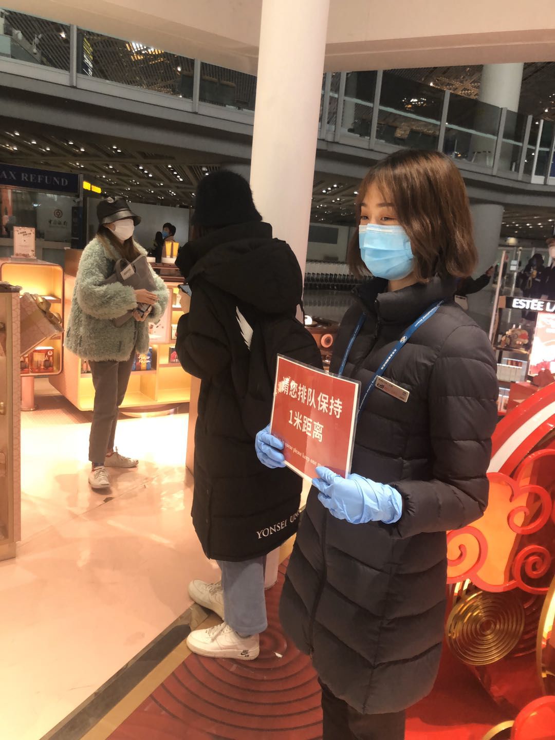 【中國免稅人在行動(dòng)·一線直擊篇】之十五： 不畏艱險(xiǎn)戰(zhàn)疫情，無私奉獻(xiàn)顯大愛